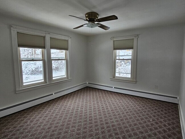 Building Photo - 248 Sutton St