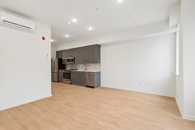 Building Photo - 245 N 12th St