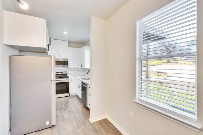 Building Photo - 3201 Jack Cook Dr