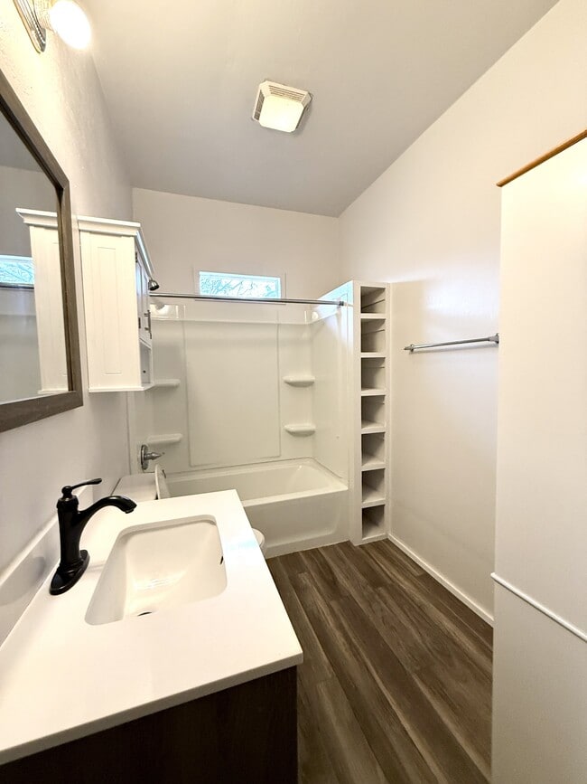 Building Photo - 531 G St NW