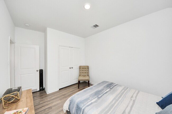 Building Photo - 2302 Dewford Fls Dr