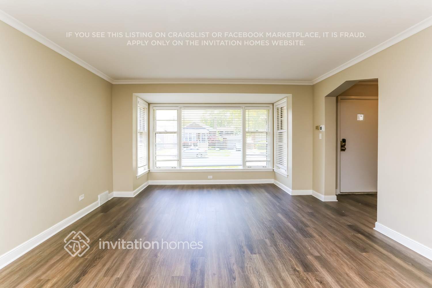 Building Photo - 9147 S Richmond Ave