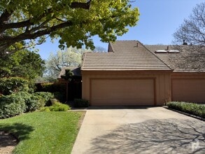 Building Photo - Cal Park Townhome for Rent in Chico CA | 2 Bed, Fenced Yard, Pet Friendly
