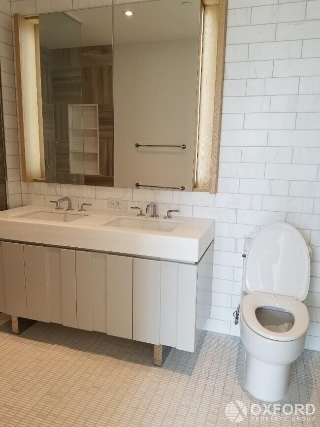 Building Photo - Jackson Avenue