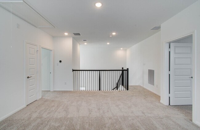 Building Photo - 24811 Harrow Mdw Dr