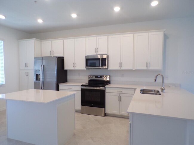 Building Photo - 14211 Heritage Landing Blvd