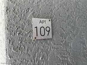 Building Photo - 249 S Commerce Ave