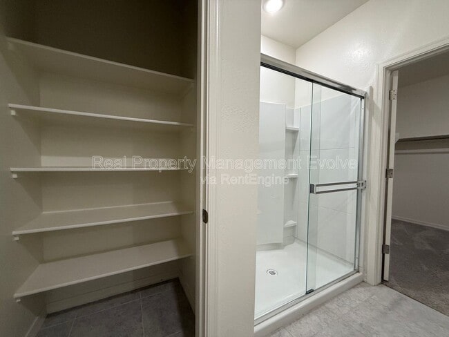 Building Photo - 4710 N 194th Dr