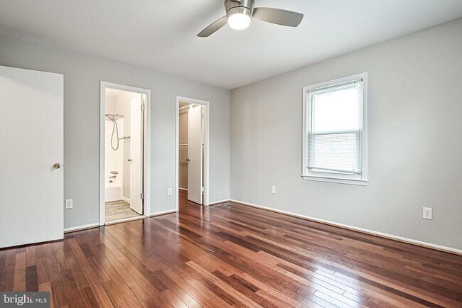 Building Photo - 5572 Kendrick Ln