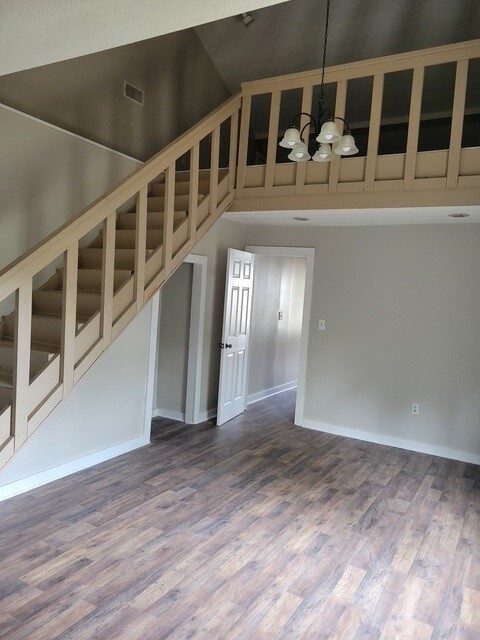 Building Photo - 207 W Cayuga St