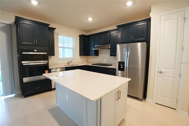 Building Photo - 268 Summer Pne St