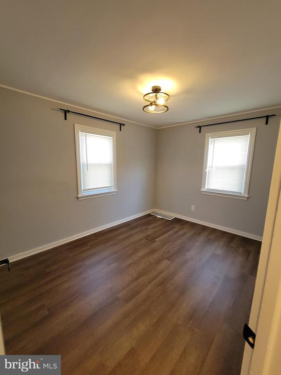 Building Photo - 540 N Read Ave