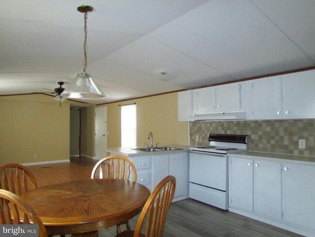 Building Photo - 24995 Kruger Rd