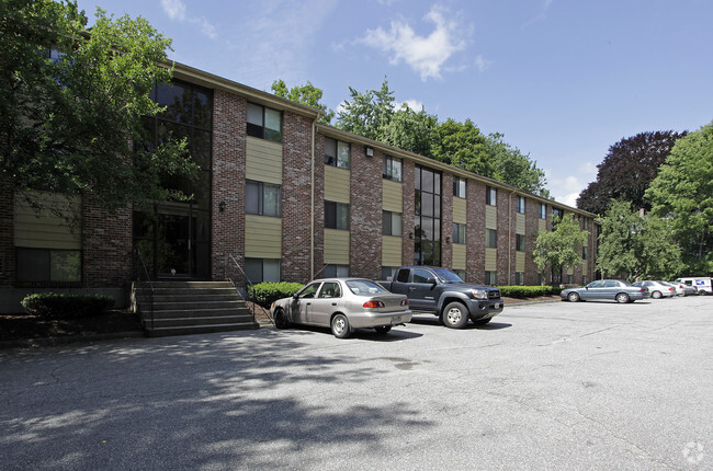 Building Photo - Mill Falls Apartments
