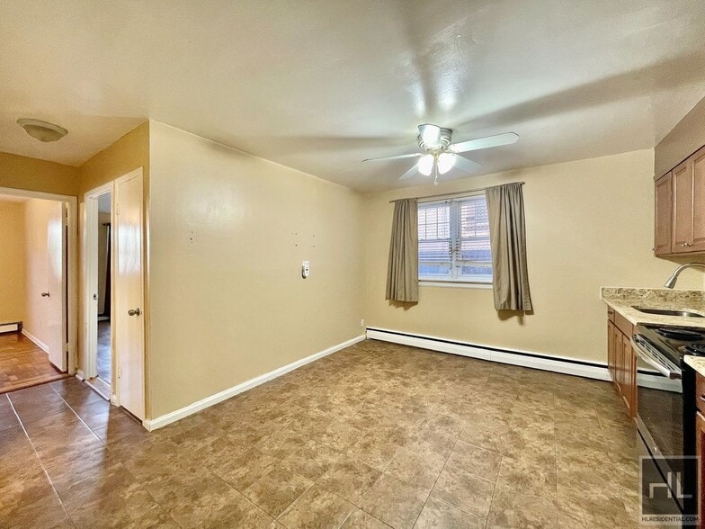 Building Photo - Large 1 bedroom with private patio