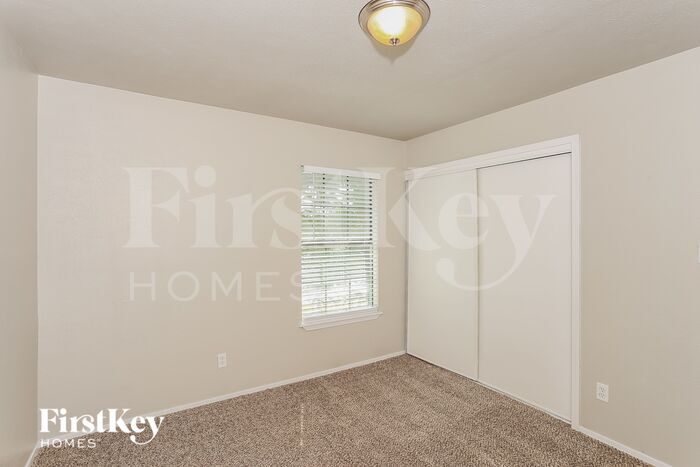 Building Photo - 2416 Sutton Dr