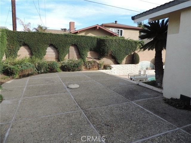 Building Photo - 1451 N Shaffer St