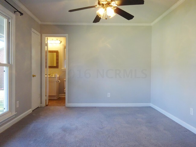 Building Photo - 602 Plaza Dr