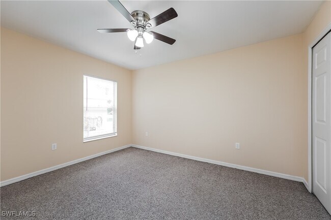 Building Photo - 1120 Cariston Ave