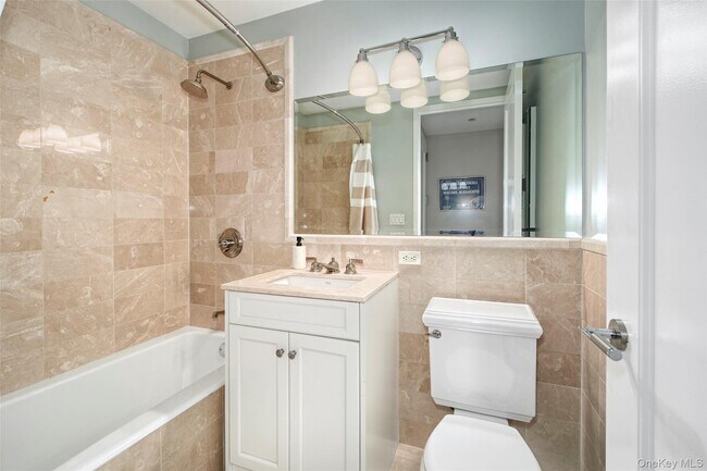 Building Photo - 10 City Pl