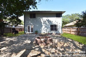 Building Photo - 222 Tapwood Ln