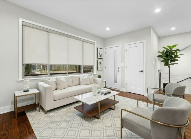 Building Photo - 2850 W Henderson St