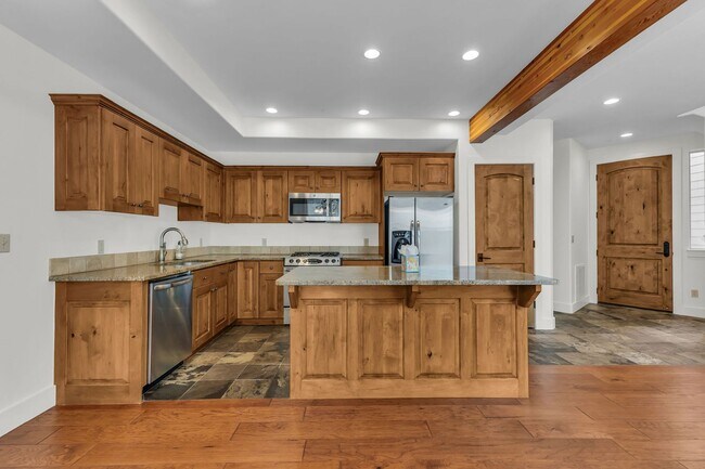 Building Photo - Quarry Village Townhome