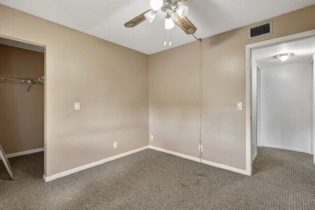 Building Photo - 237 Pine HOV Cir