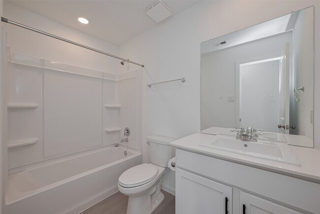 Building Photo - 21459 Montecagnano Ave