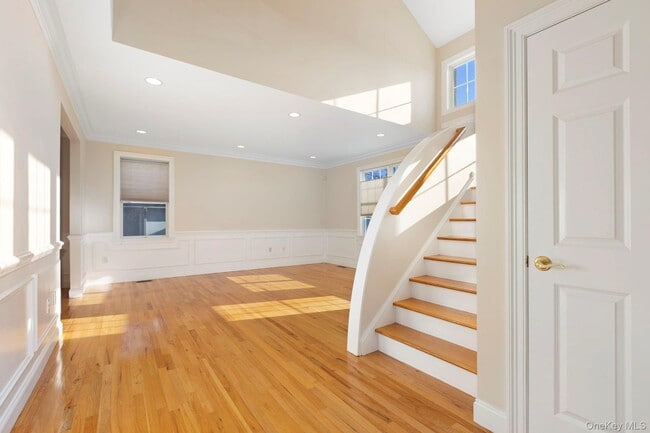 Building Photo - 44 Hillwood Pl