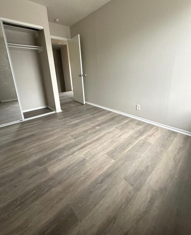 Building Photo - 4146 Sunrise Crest Dr