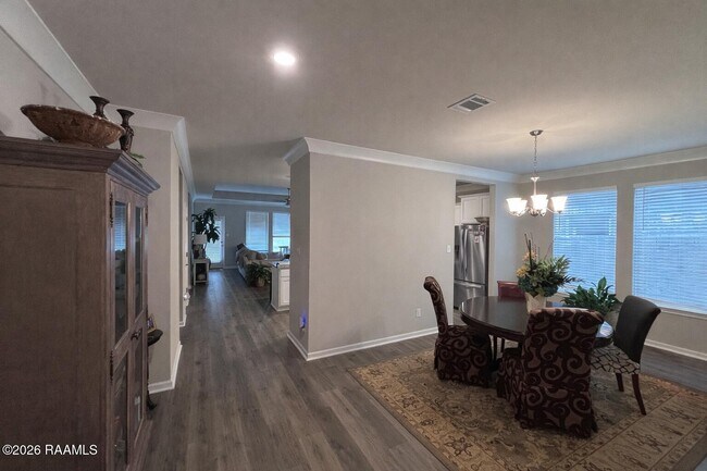 Building Photo - 400 Eastwood Dr