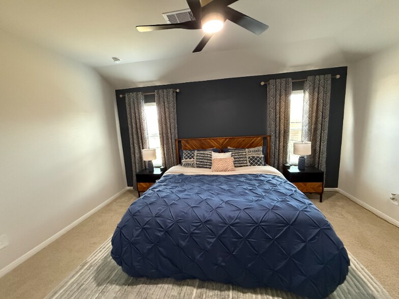 Building Photo - 300 Belmont Pl