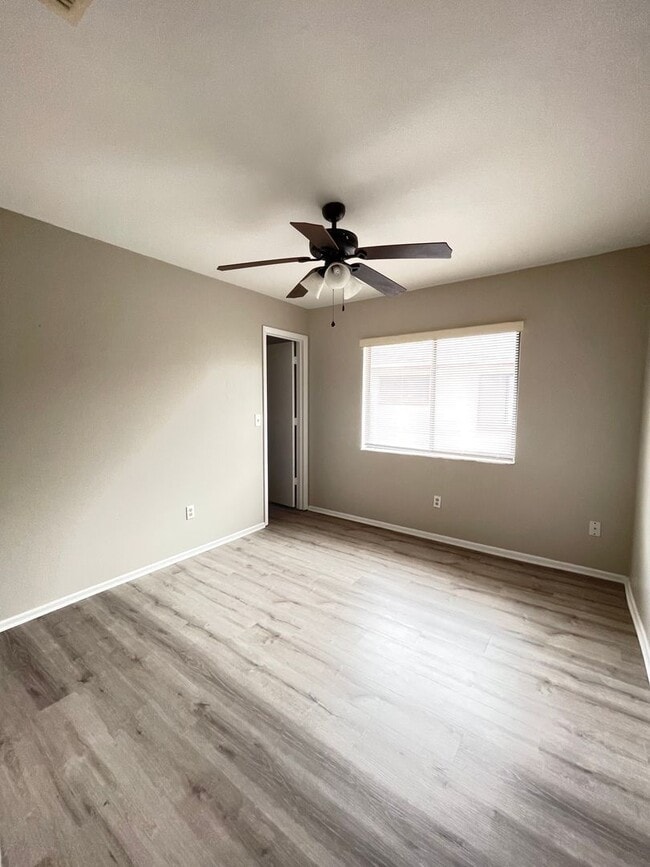 Building Photo - 3 Bedroom 2 Bath Home in Lakewood at the Crossings