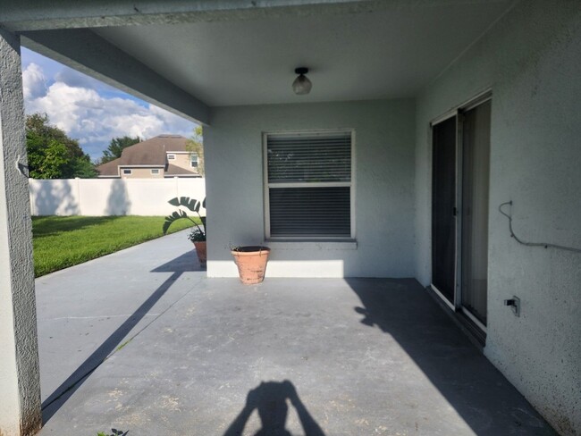 Building Photo - Spacious 3bed/2.5 bath Home in Orlando