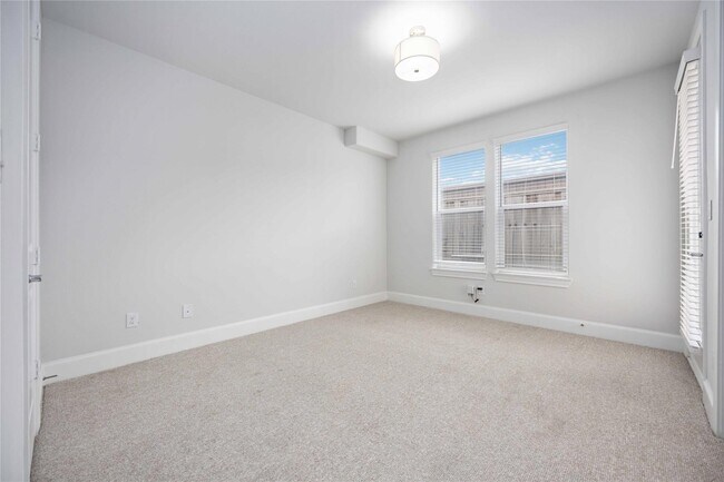 Building Photo - 10919 Grove Tree Ln