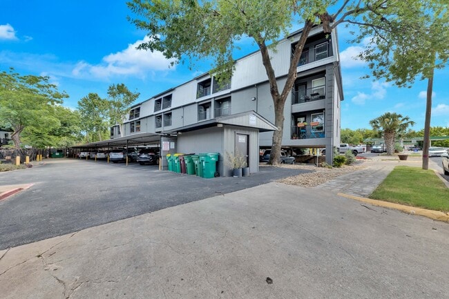 Building Photo - 2020 S Congress Ave