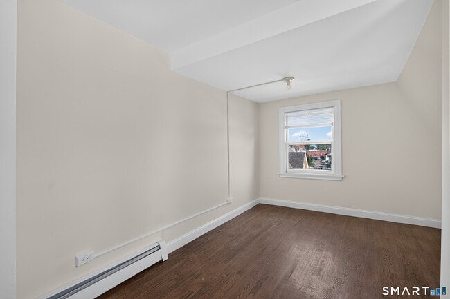 Building Photo - 40-44 Vine Street Unit 3