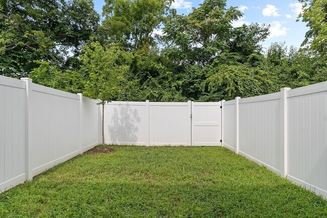 Building Photo - 3198 Sassafras Ln