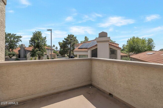 Building Photo - 4020 E Laurel Ln