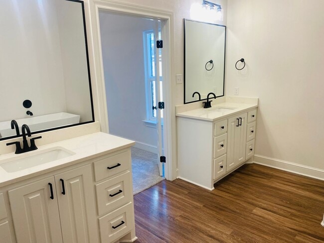 Building Photo - 4 bed 3 Bath Beautiful - Cooper ISD