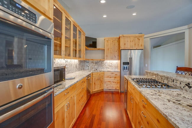 Building Photo - BEAUIFUL RAMBLER IN SOUTHVIEW HEIGHTS