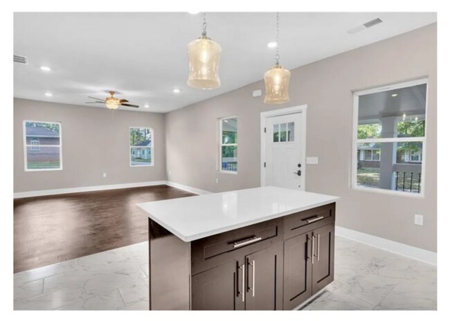 Building Photo - Fully Renovated Ranch-Style Home with Mode...