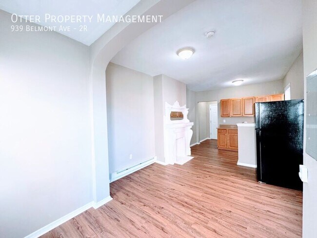 Building Photo - 939 Belmont Ave