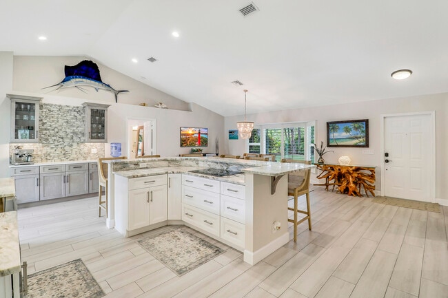 Building Photo - 15866 Alexander Run