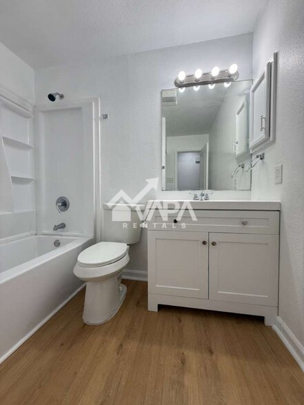 Building Photo - 14614 Highland