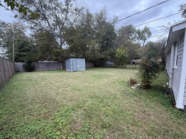 Building Photo - 1/2 off one month with18 monthlease.  "Cozy 3-Bedroom Home with 2 Baths in Huntsville's Heart - 1...
