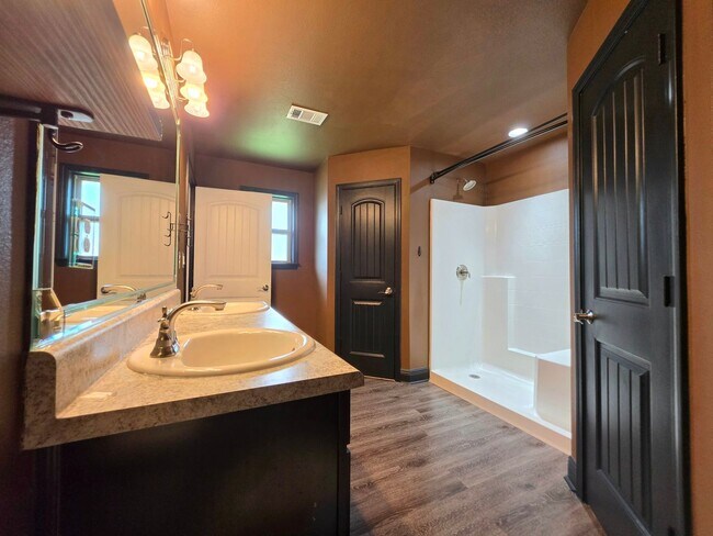 Building Photo - 14645 Birkdale Dr