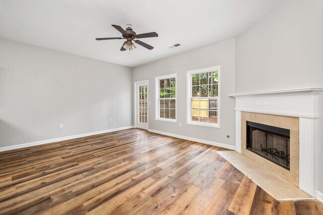 Building Photo - 82 Brookvalley Ct W