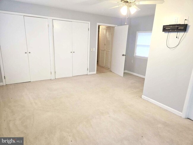 Building Photo - 6049 Parkers Creek Dr